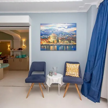 Apartment Schoenes 47qm Grosses Familienapartment Im 1sten Og Mit Zwei Schlafzimmern, Duschewc, Kueche Und Grossen Balkon! Nea Vrasna