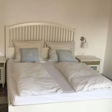 Schoenes 47qm Grosses Familienapartment Im 1sten Og Mit Zwei Schlafzimmern, Duschewc, Kueche Und Grossen Balkon! * Nea Vrasna